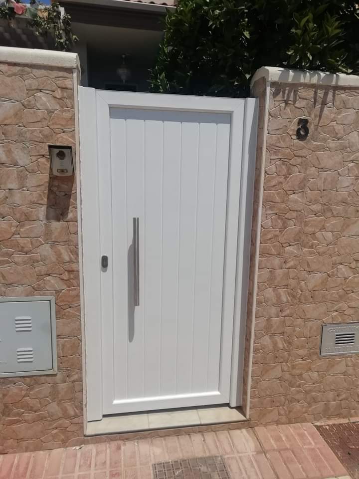 Puerta PVC blanca